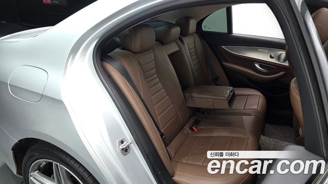Mercedes-Benz E-Class (W213) E300 AMG Line 2019 — фото 11