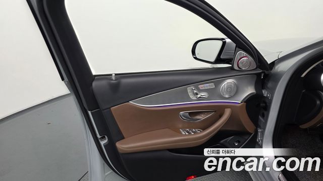 Mercedes-Benz E-Class (W213) E300 AMG Line 2019 — фото 24