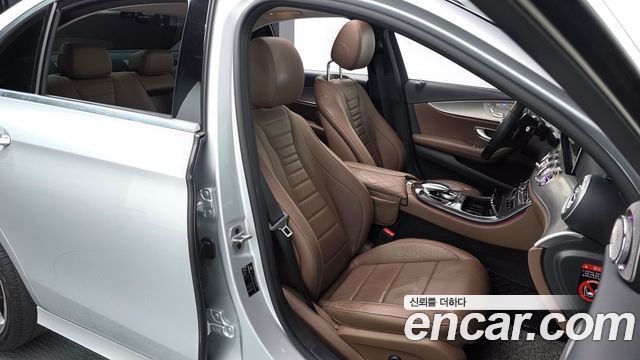 Mercedes-Benz E-Class (W213) E300 AMG Line 2019 — фото 26