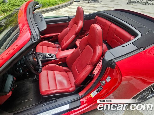 Porsche 911 (992) Carrera 4 Cabriolet 2023 — фото 10