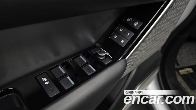 Land Rover Range Rover Velar 3.0 D300 R-Dynamic HSE 2019 — фото 30
