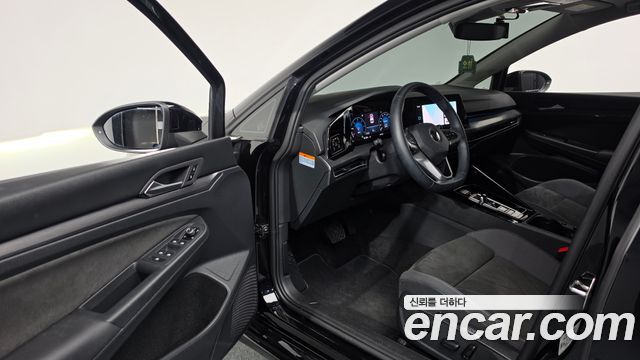 Volkswagen Golf (VIII) 2.0 TDI Prestige 2023 — фото 10