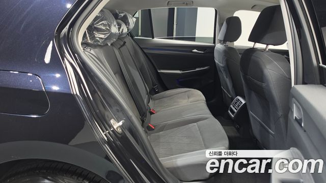 Volkswagen Golf (VIII) 2.0 TDI Prestige 2023 — фото 15