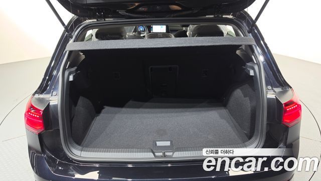 Volkswagen Golf (VIII) 2.0 TDI Prestige 2023 — фото 24