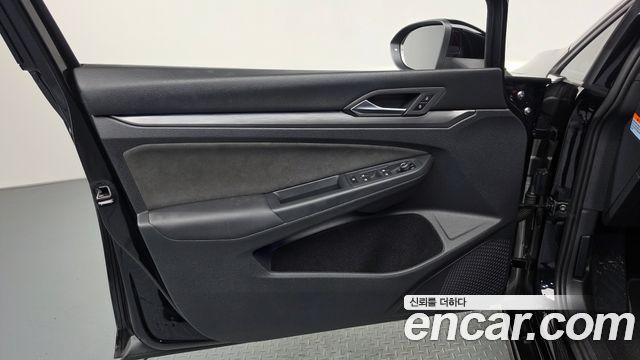 Volkswagen Golf (VIII) 2.0 TDI Prestige 2023 — фото 30