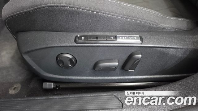 Volkswagen Golf (VIII) 2.0 TDI Prestige 2023 — фото 37