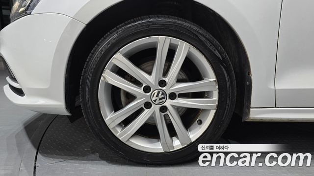 Volkswagen Jetta 2.0 TDI BlueMotion Premium 6th 2015 — фото 5