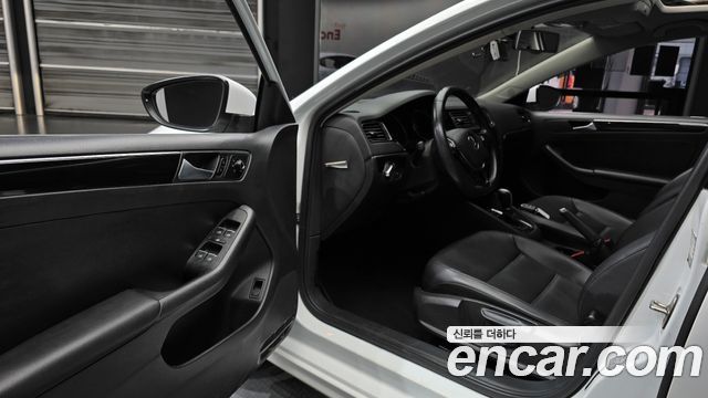 Volkswagen Jetta 2.0 TDI BlueMotion Premium 6th 2015 — фото 10