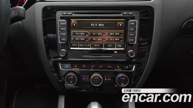 Volkswagen Jetta 2.0 TDI BlueMotion Premium 6th 2015 — фото 14