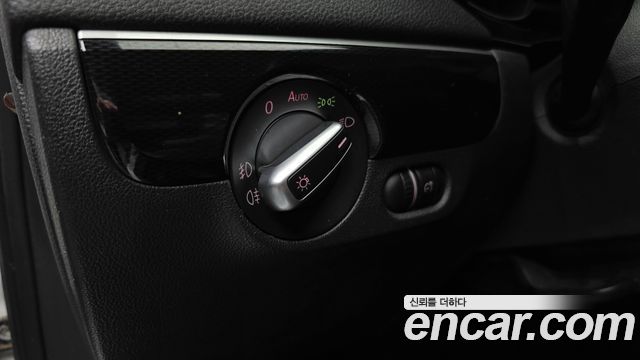 Volkswagen Jetta 2.0 TDI BlueMotion Premium 6th 2015 — фото 15