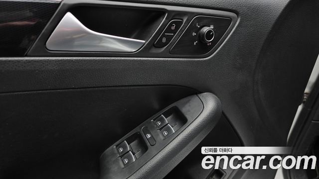 Volkswagen Jetta 2.0 TDI BlueMotion Premium 6th 2015 — фото 16