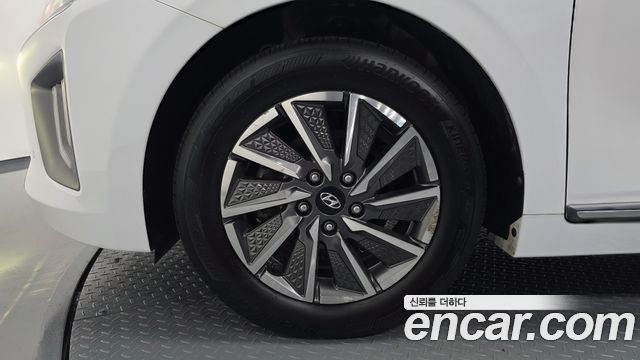 Hyundai Ioniq Electric Q 2020 — фото 5
