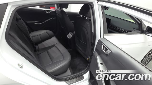 Hyundai Ioniq Electric Q 2020 — фото 15