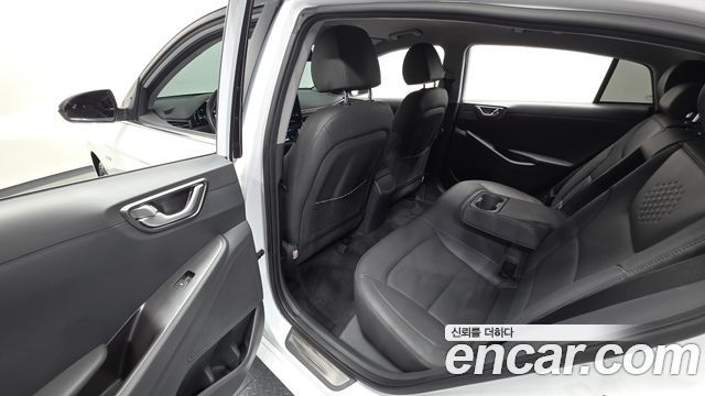Hyundai Ioniq Electric Q 2020 — фото 16
