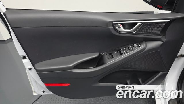 Hyundai Ioniq Electric Q 2020 — фото 30