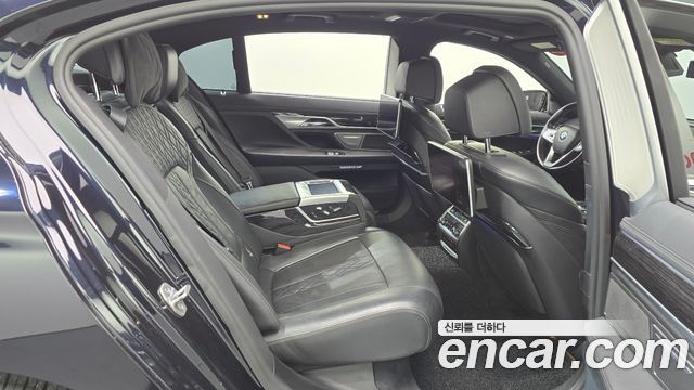 BMW 7 Series (G11) 740Li xDrive M Sport Package 2017 — фото 11