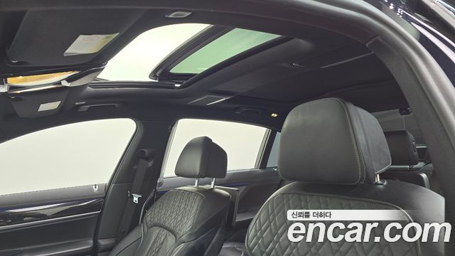 BMW 7 Series (G11) 740Li xDrive M Sport Package 2017 — фото 16