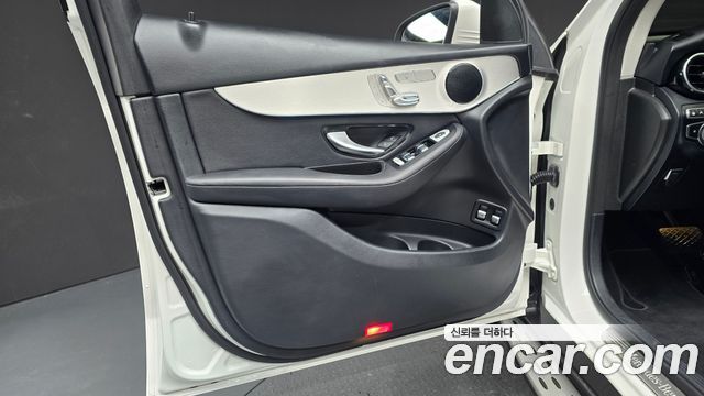 Mercedes-Benz GLC-Class (X253) GLC350e 4MATIC Premium 2019 — фото 24