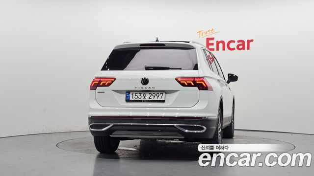 Volkswagen Tiguan Allspace 2.0 TSI Prestige 2023 — фото 4