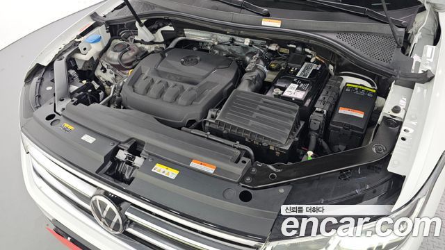 Volkswagen Tiguan Allspace 2.0 TSI Prestige 2023 — фото 6