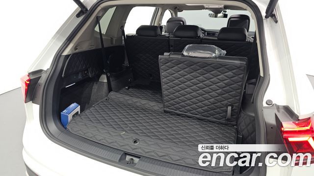 Volkswagen Tiguan Allspace 2.0 TSI Prestige 2023 — фото 20
