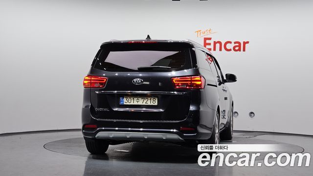 Kia Carnival 9-Seater Prstige 2019 — фото 4