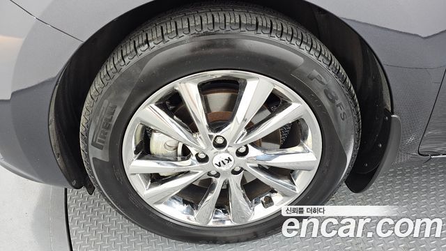 Kia Carnival 9-Seater Prstige 2019 — фото 5