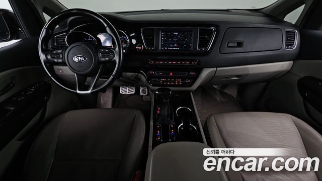 Kia Carnival 9-Seater Prstige 2019 — фото 7