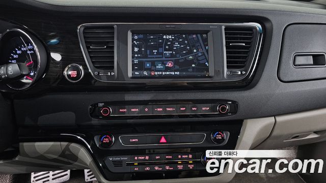 Kia Carnival 9-Seater Prstige 2019 — фото 14