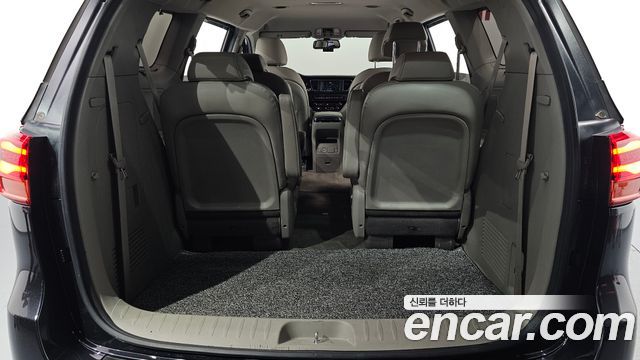 Kia Carnival 9-Seater Prstige 2019 — фото 16