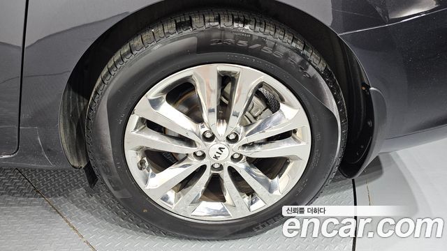 Kia Carnival 9-Seater Prstige 2019 — фото 21