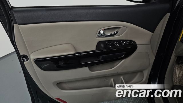 Kia Carnival 9-Seater Prstige 2019 — фото 24