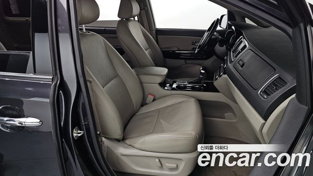 Kia Carnival 9-Seater Prstige 2019 — фото 26