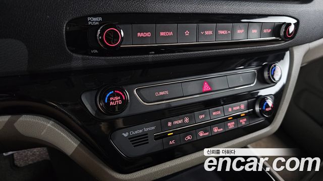 Kia Carnival 9-Seater Prstige 2019 — фото 33