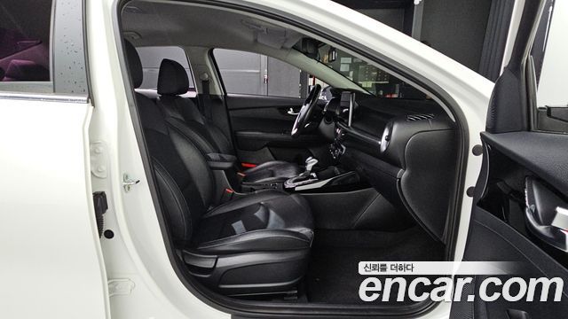 Kia K3 (II) 1.6 Noblesse 2022 — фото 12