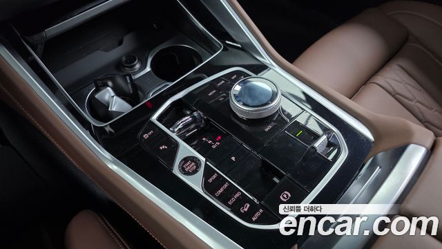 BMW X6 (G06) xDrive40i M Sport 2025 — фото 9