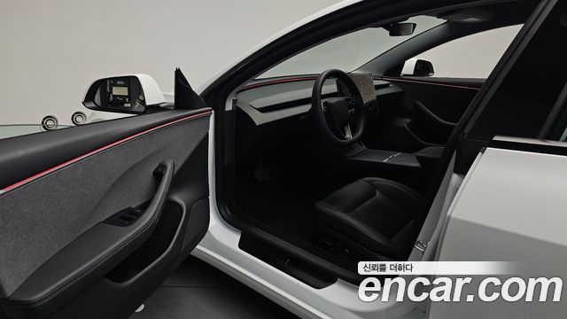 Tesla Model 3 RWD 2025 — фото 10