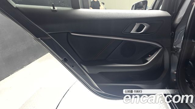 BMW 1 Series (F40) 118d Sport 2021 — фото 31