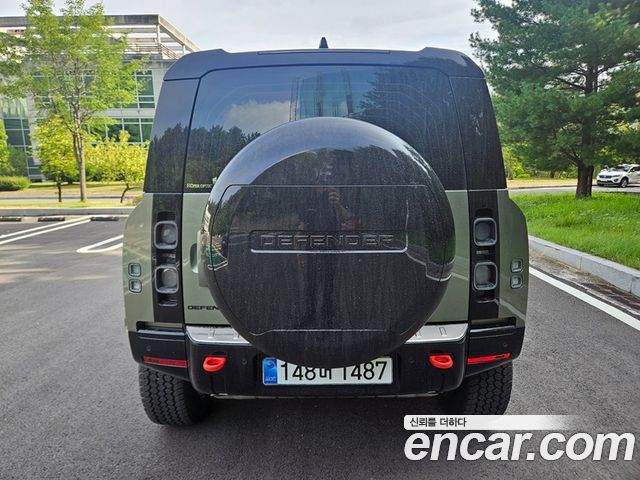 Land Rover Defender (L663) 110 P400 X 2025 — фото 6