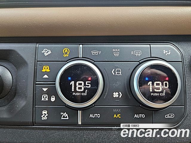 Land Rover Defender (L663) 110 P400 X 2025 — фото 18