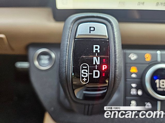 Land Rover Defender (L663) 110 P400 X 2025 — фото 19