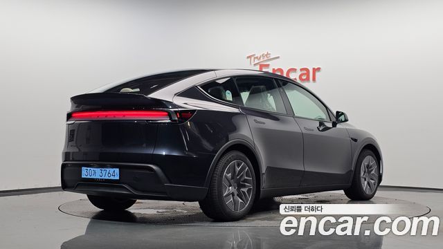 Tesla Model Y L Long Range AWD 2026 — фото 2