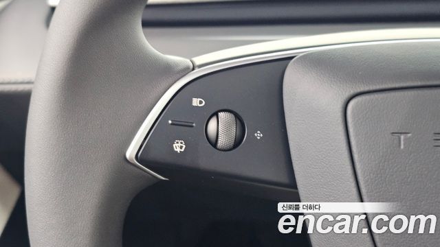 Tesla Model Y L Long Range AWD 2026 — фото 15