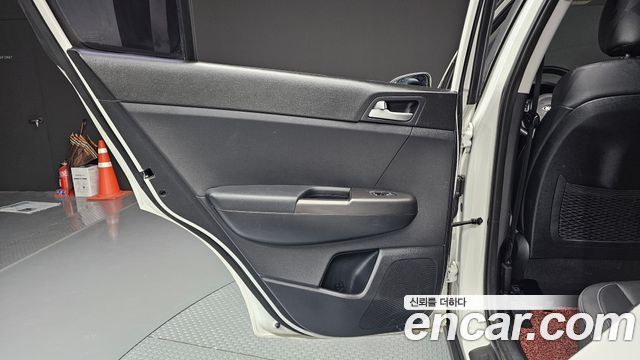 Kia Sportage The Bold Diesel 2.0 2WD Prestige 2019 — фото 25