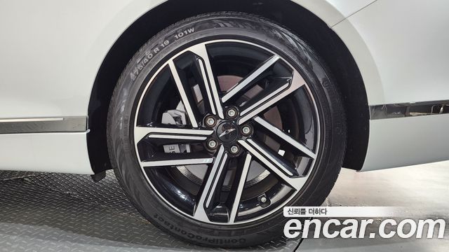 Genesis G80 (RG3) Gasoline 2.5 Turbo AWD 2025 — фото 21