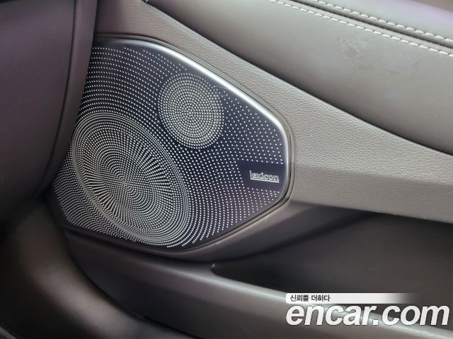 Genesis EQ900 3.3 T-GDI AWD Prestige 2018 — фото 10
