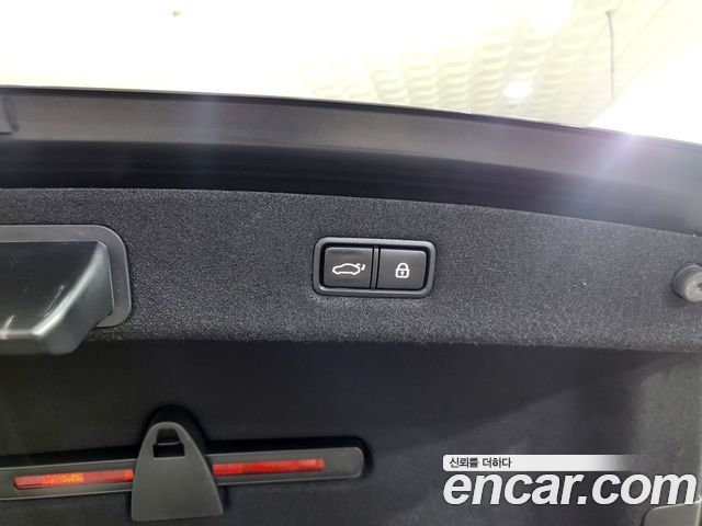 Genesis EQ900 3.3 T-GDI AWD Prestige 2018 — фото 18