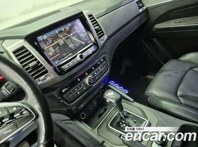 KG Mobility (SsangYong) Rexton Sports Khan Diesel 2.2 4WD Professional X (5-Link) 2019 — фото 10