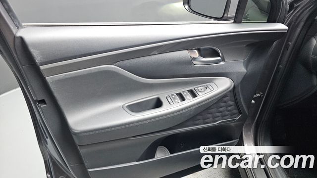 Hyundai Santa Fe Gasoline 2.5T 2WD Prestige 2022 — фото 24