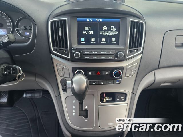 Hyundai Grand Starex Van 5-Seater Modern 2020 — фото 7